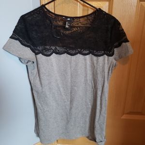 HM gray shirt